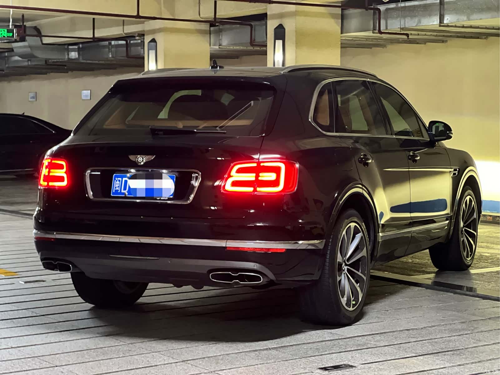 Bentley Bentayga, 2022 3