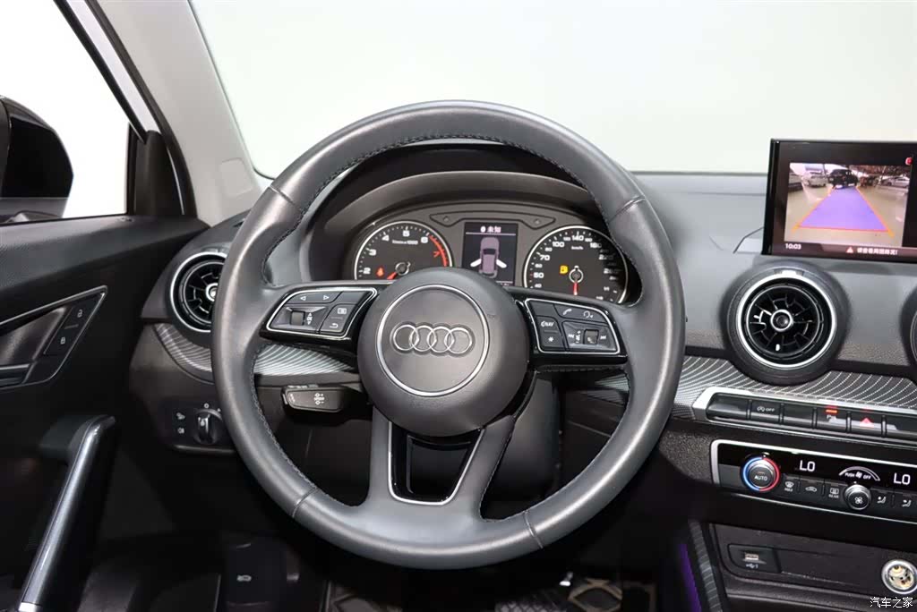 Audi Q2L, 2021 13