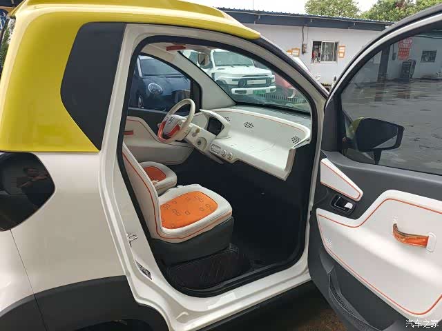 Wuling E100, 2018 7