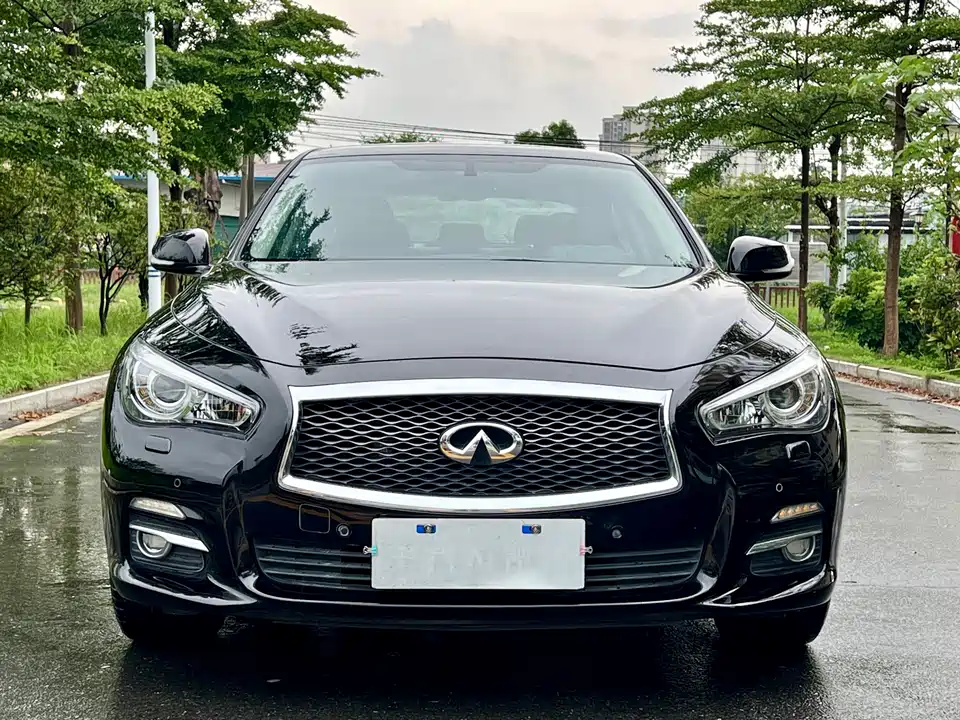 Infiniti Q50L