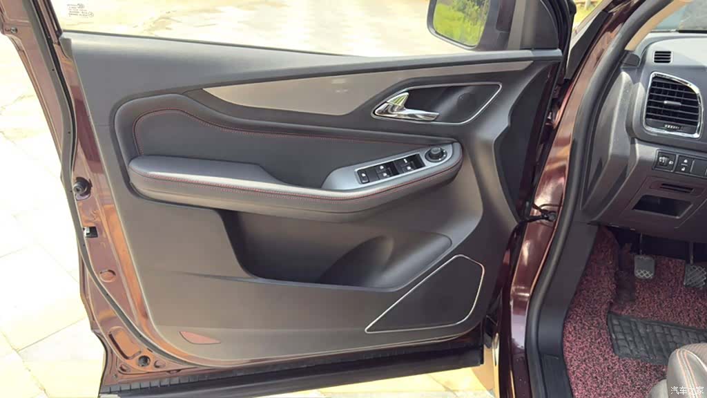 Wuling 560, 2017 7