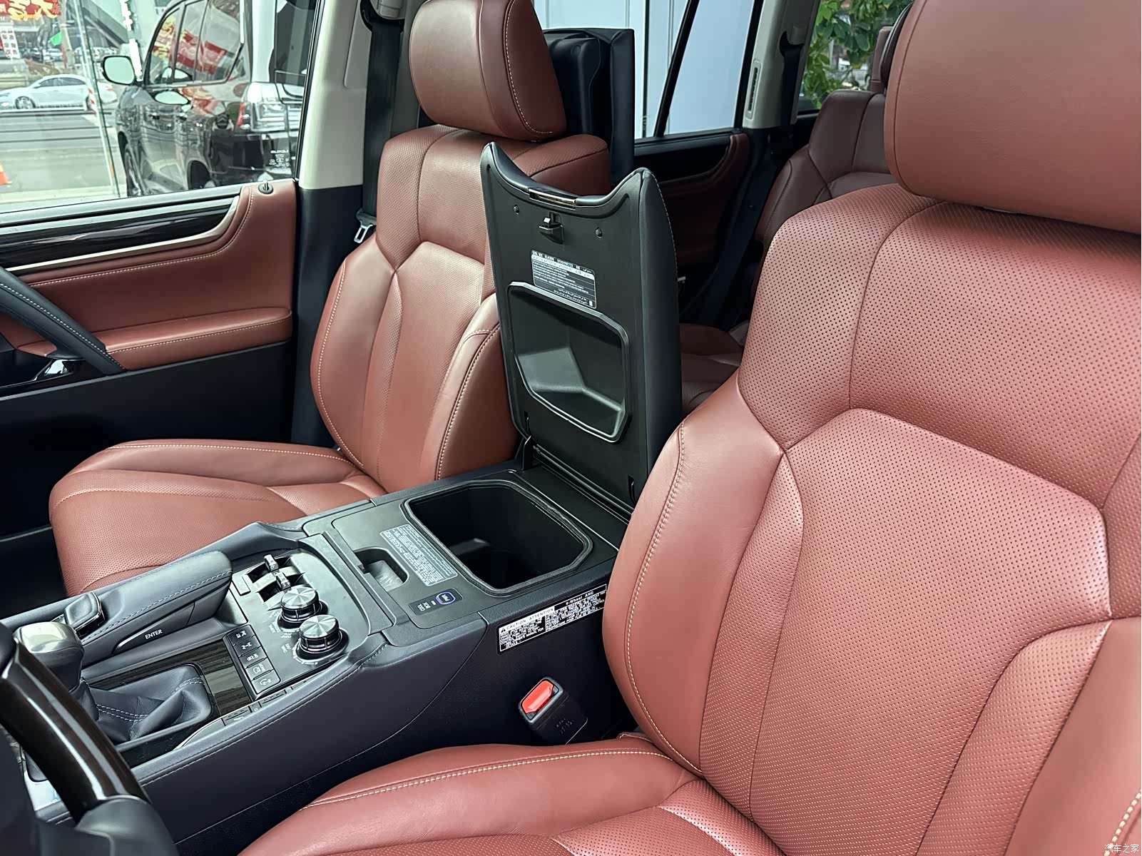 Lexus LX, 2020 13