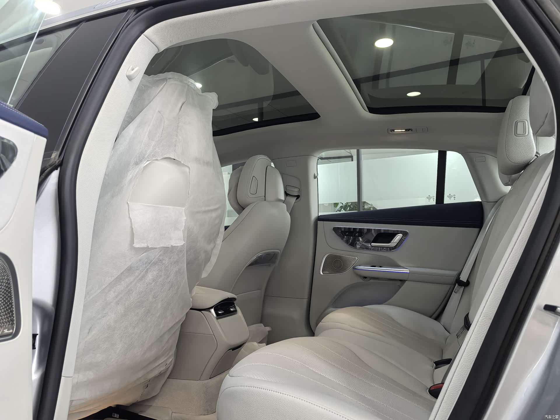 Mercedes-Benz EQE, 2025 13
