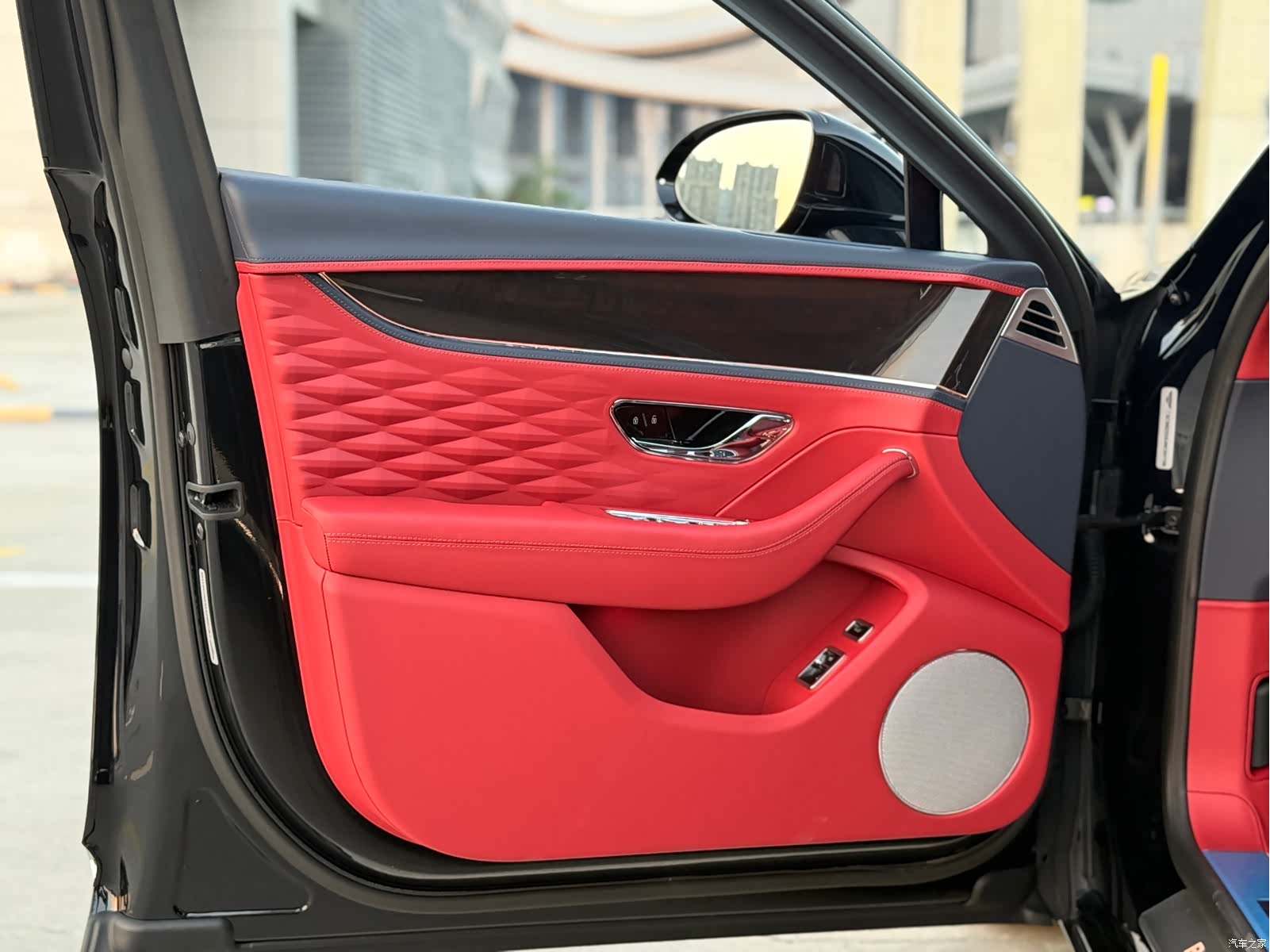 Bentley Flying Spur, 2022 14