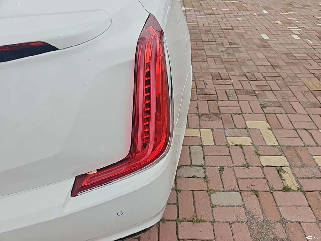 Cadillac XTS, 2018 8