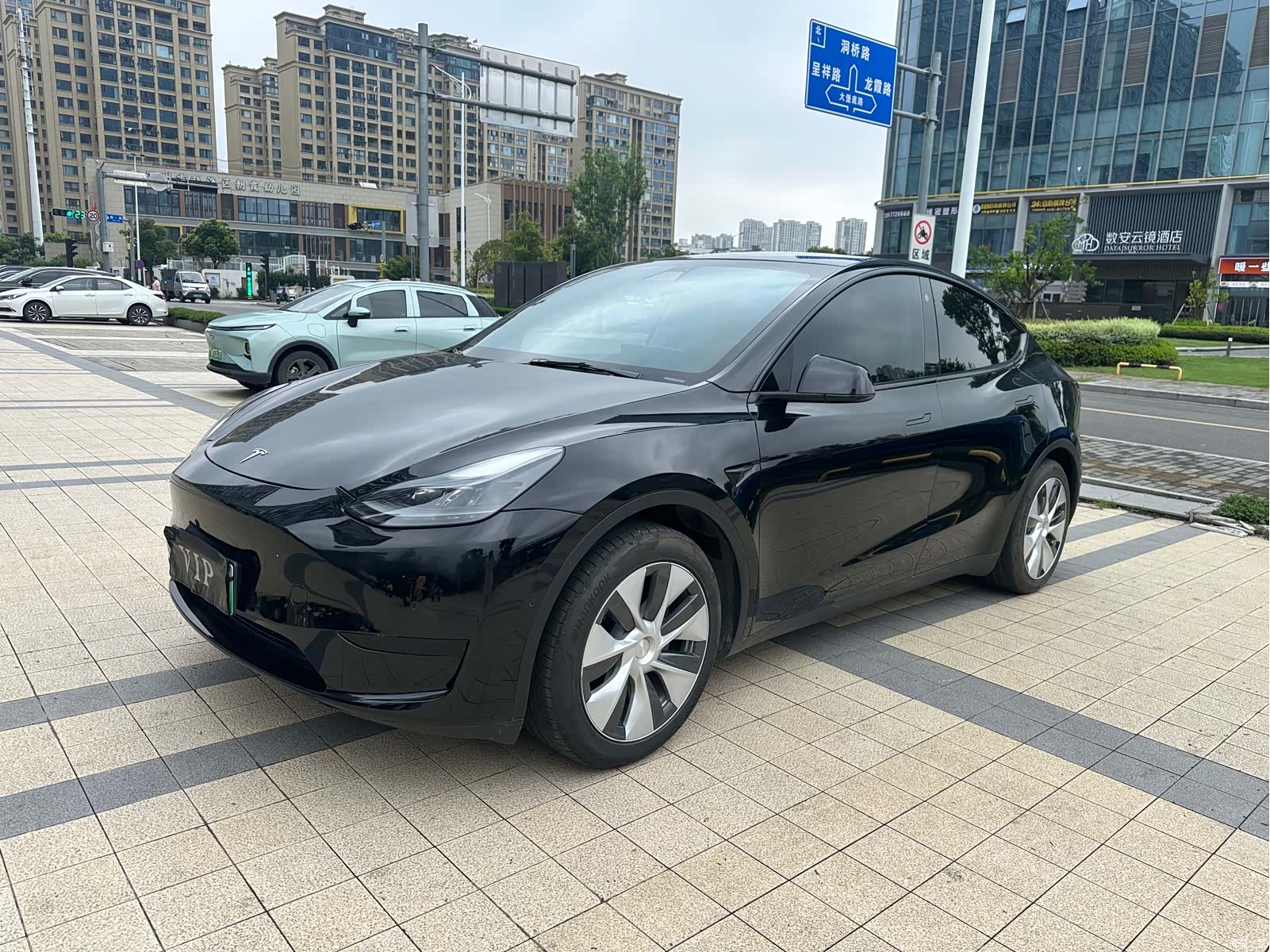 Tesla Model Y, 2022 3