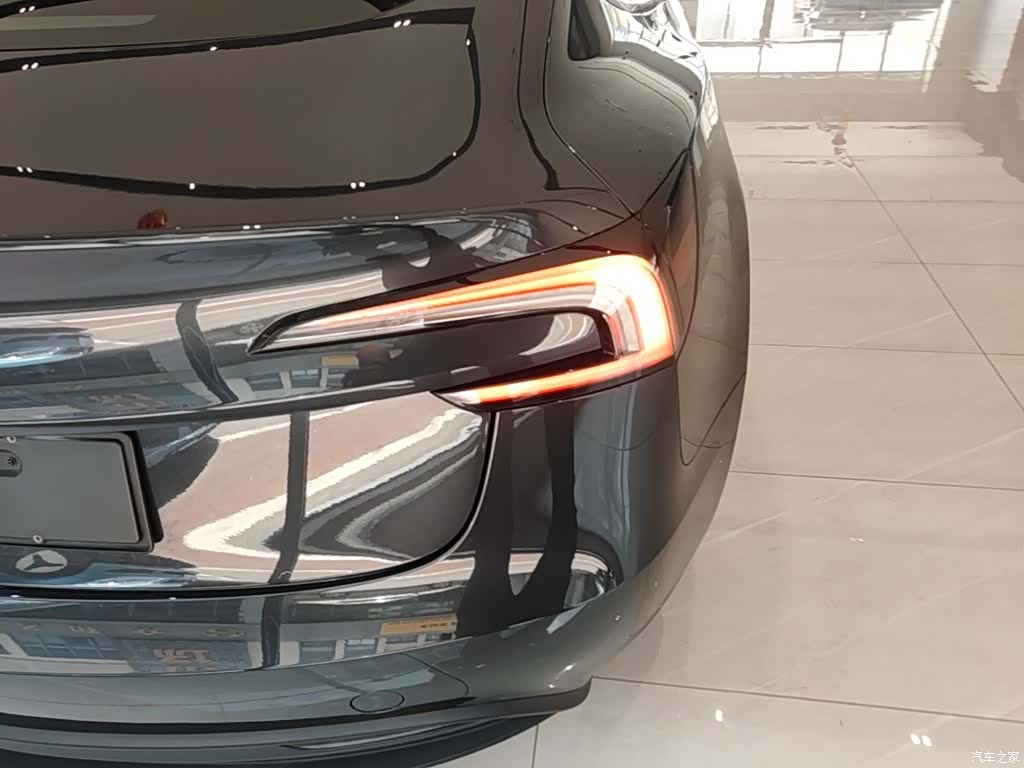 Tesla Model 3, 2024 8