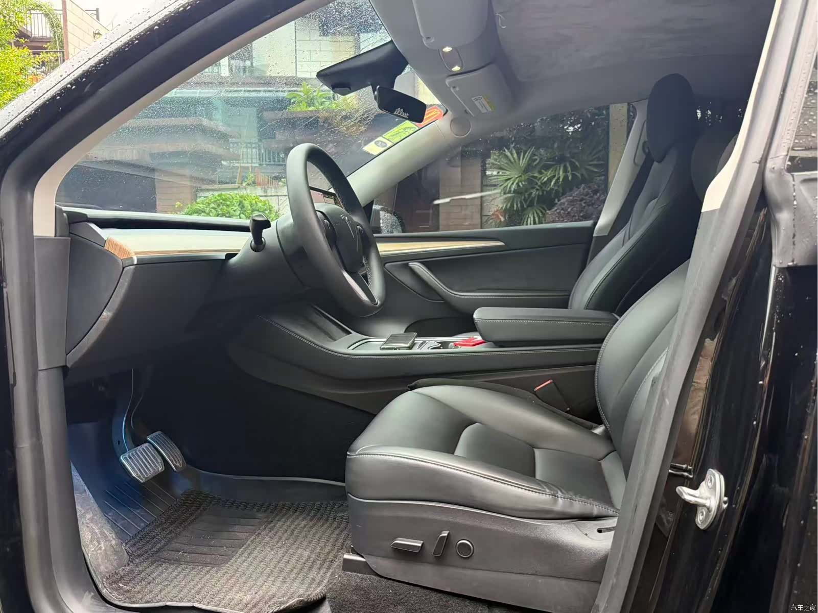 Tesla Model Y, 2021 4