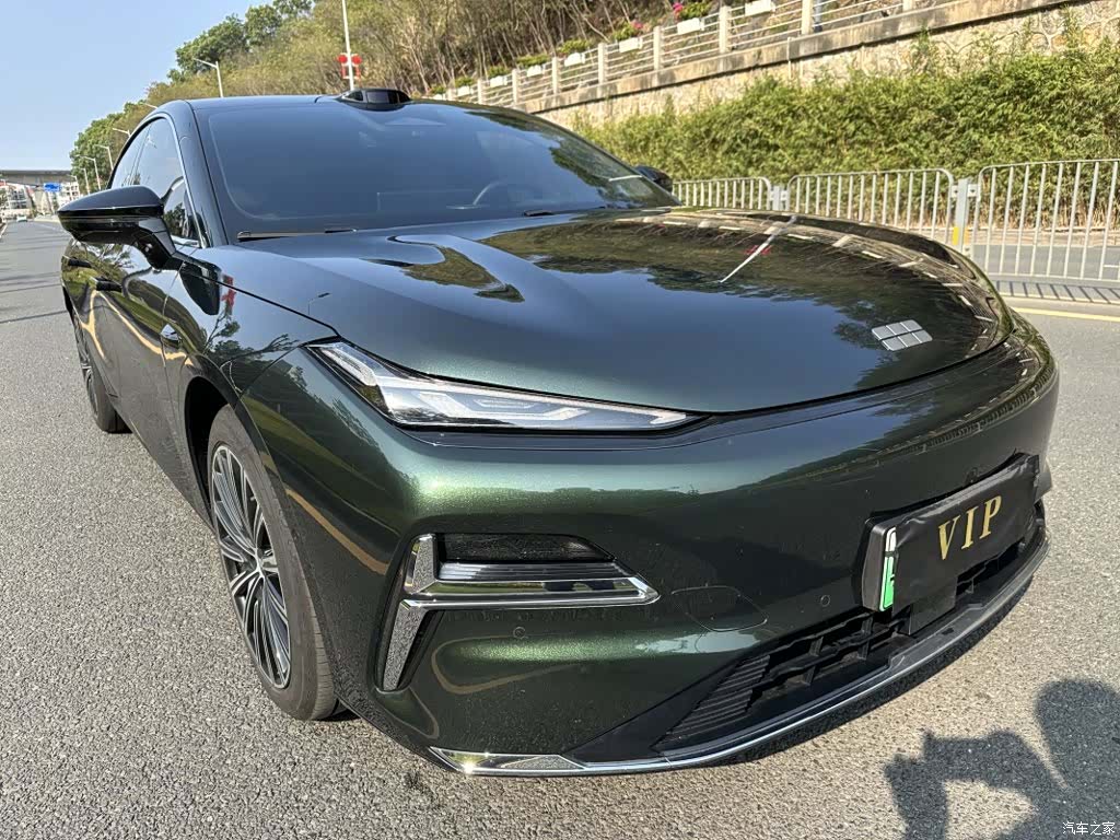 Geely 8, 2025 3
