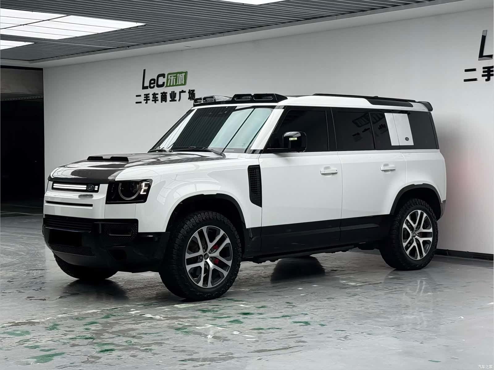 Land Rover Defender, 2025 1