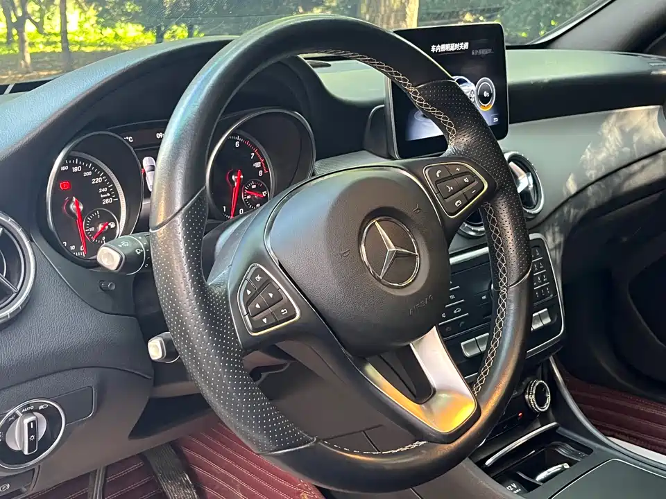 Mercedes-Benz CLA