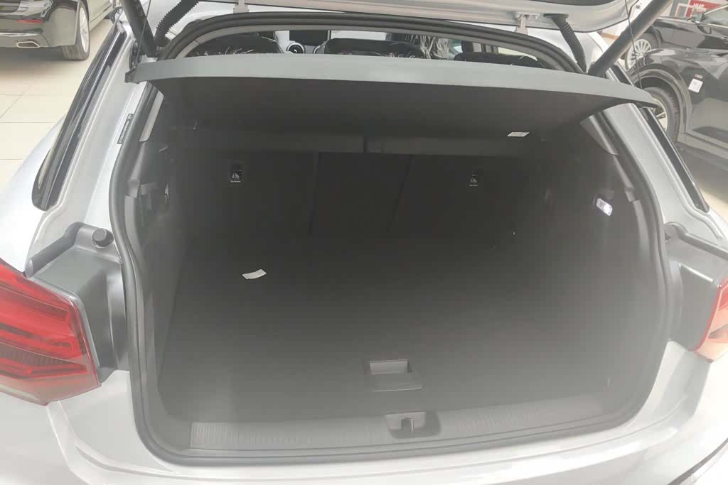 Audi Q2L, 2026 4