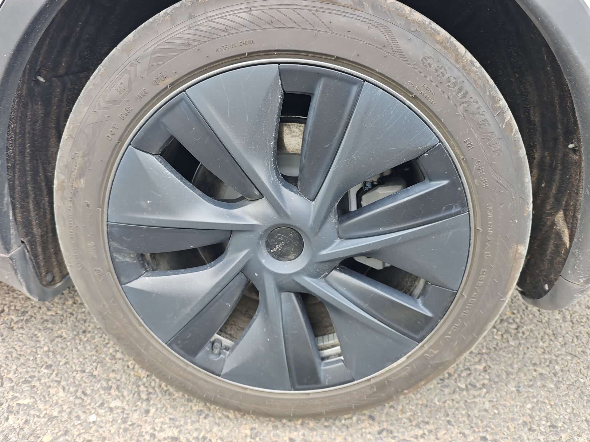 Tesla Model Y, 2024 9