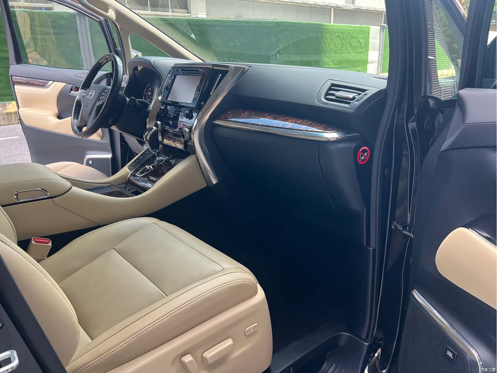Toyota Alphard, 2018 13