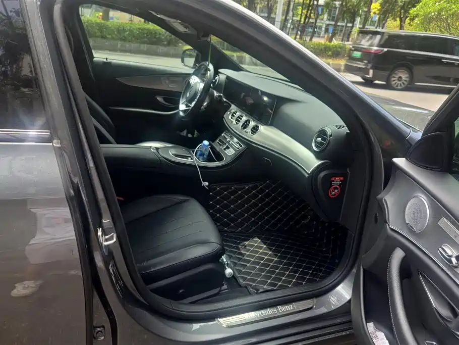 Mercedes-Benz E-class Mercedes-Benz E-class