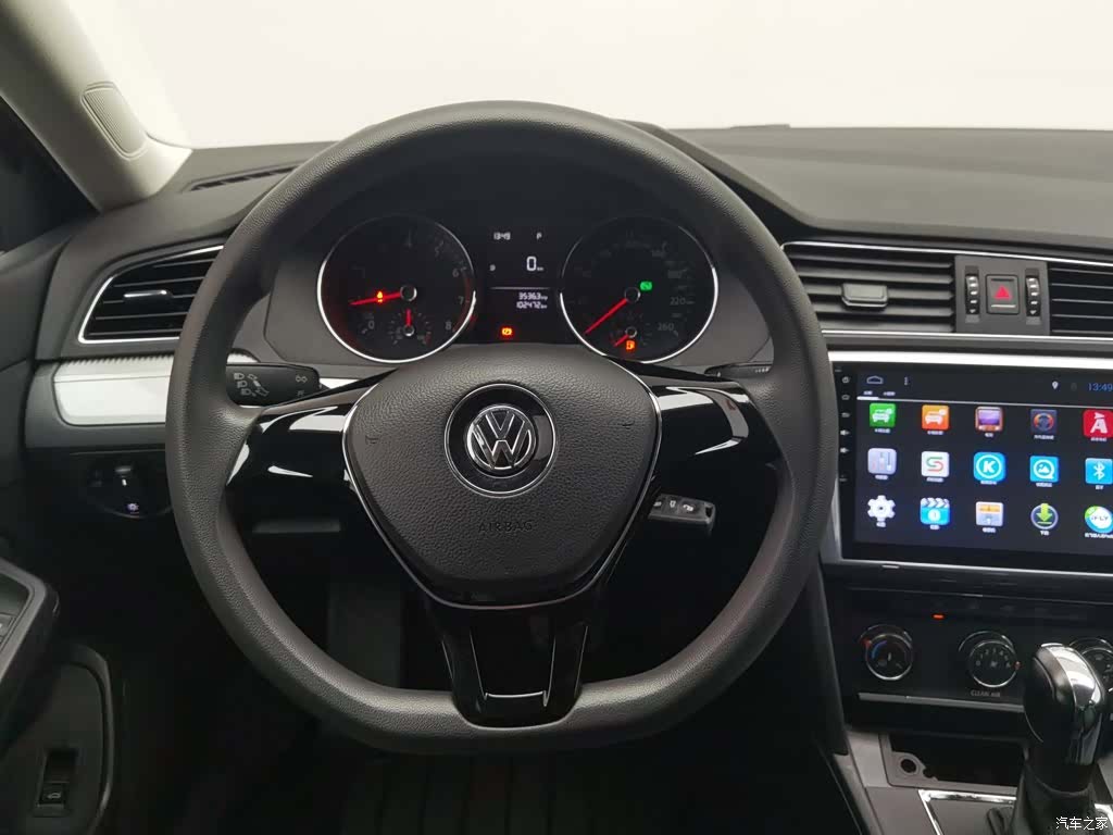 Volkswagen Lamando, 2016 11