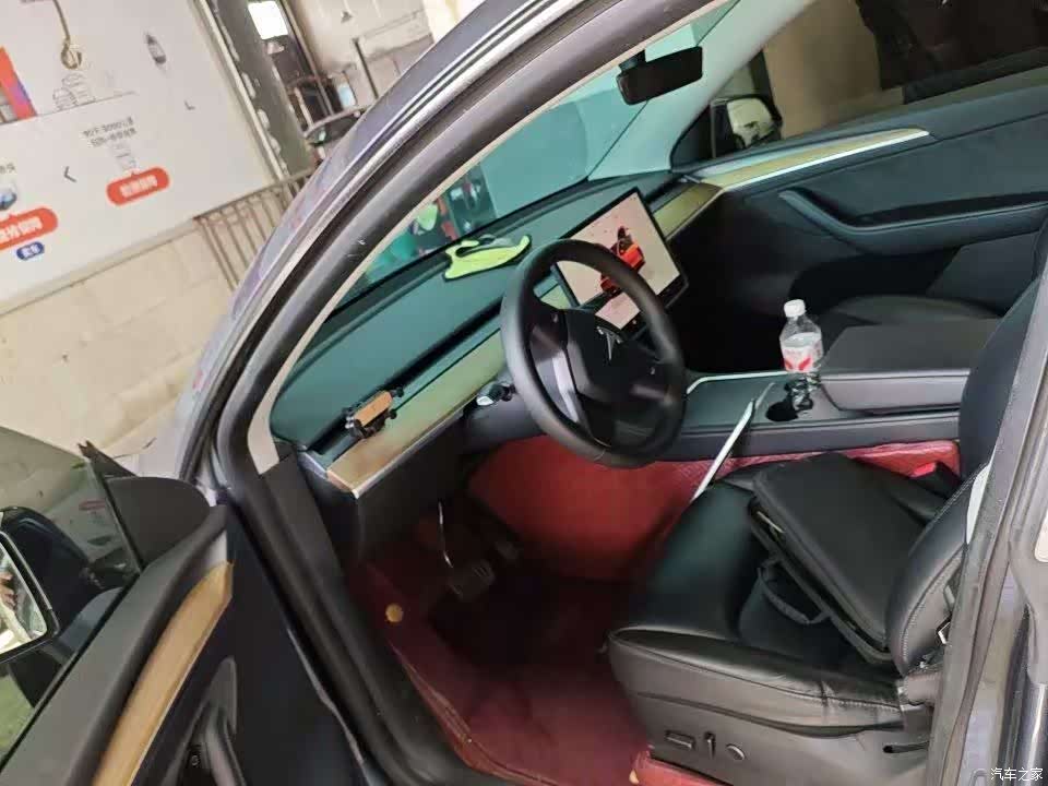 Tesla Model Y, 2022 3