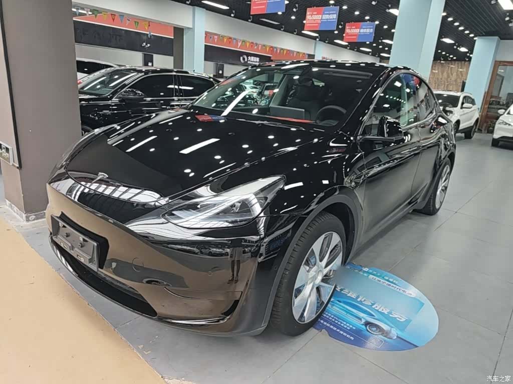 Tesla Model Y, 2023 1