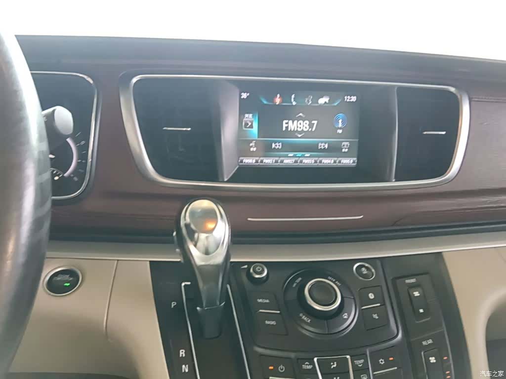 Buick GL8, 2017 13