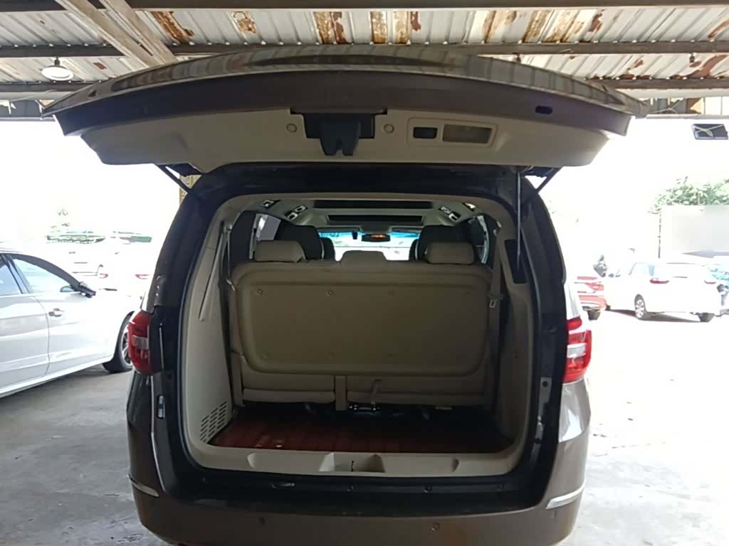Buick GL8, 2017 19