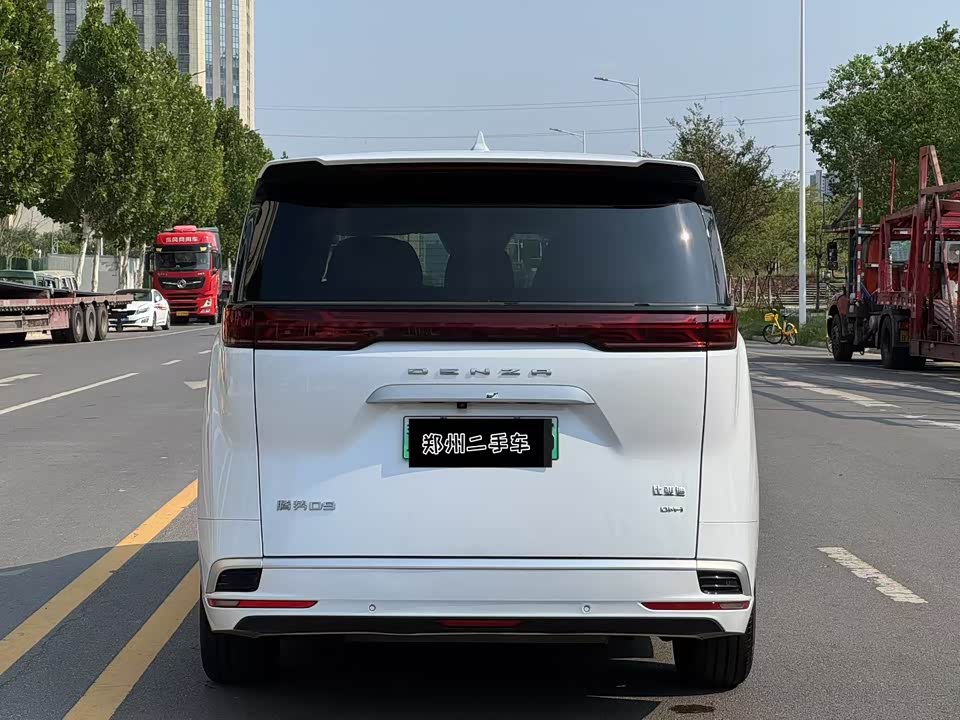 Denza D9 Denza D9