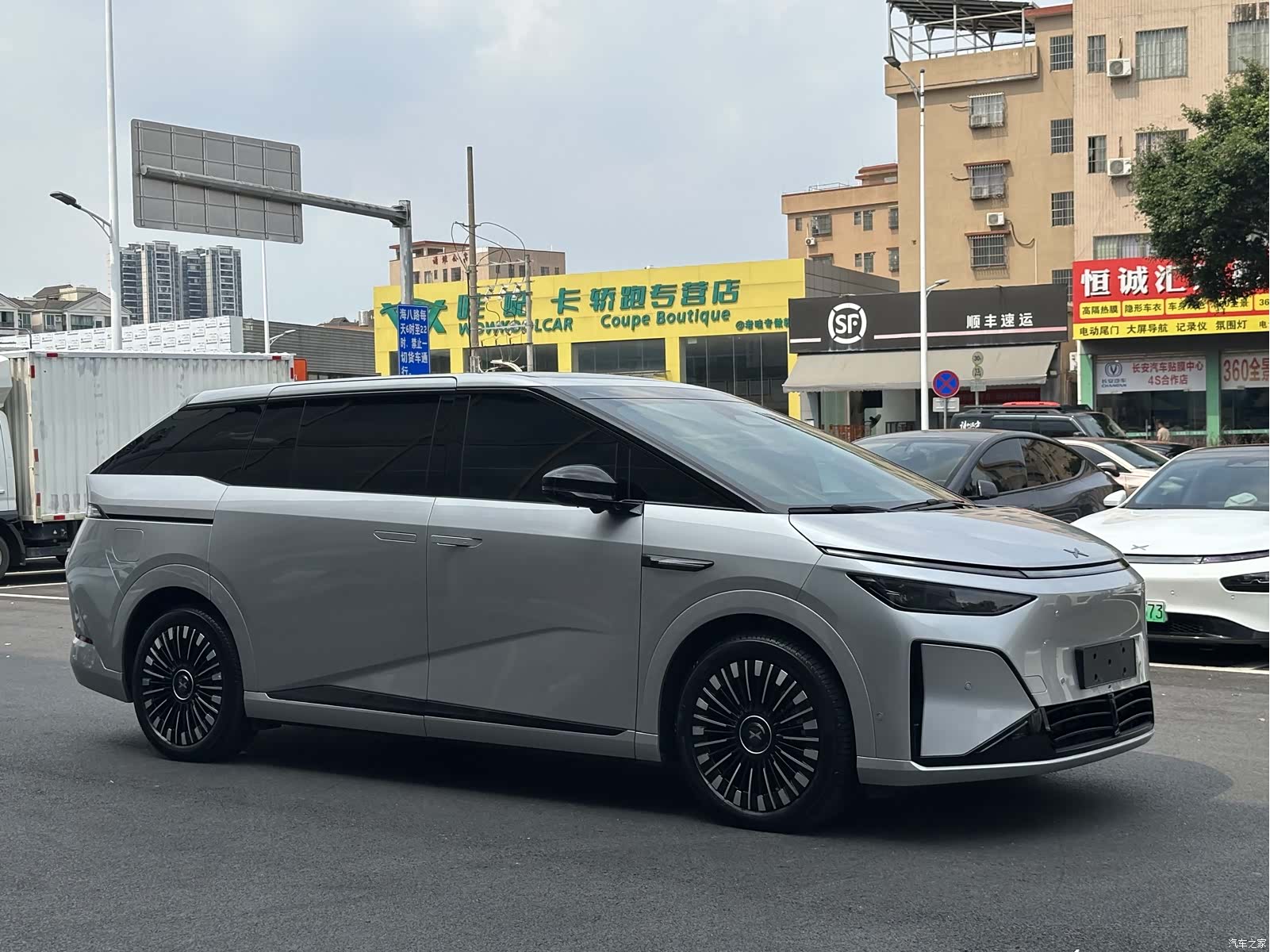 Xpeng X9, 2025 8