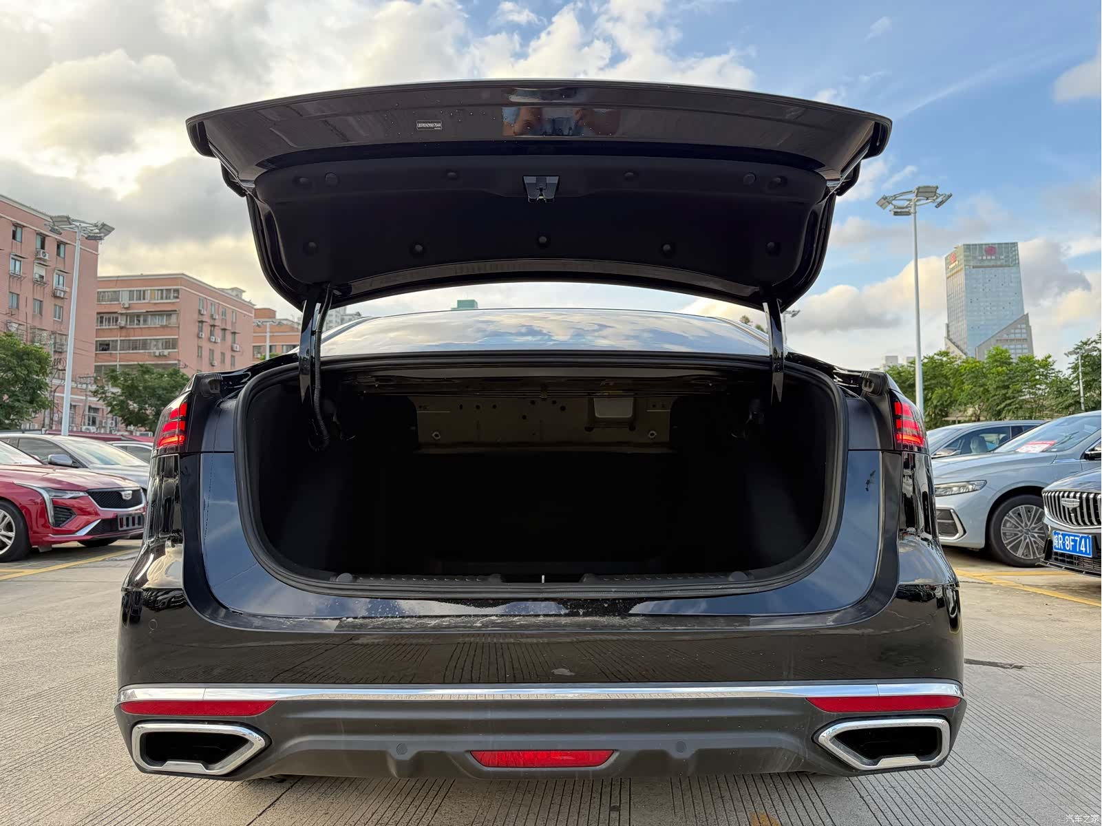 Geely Emgrand, 2026 8