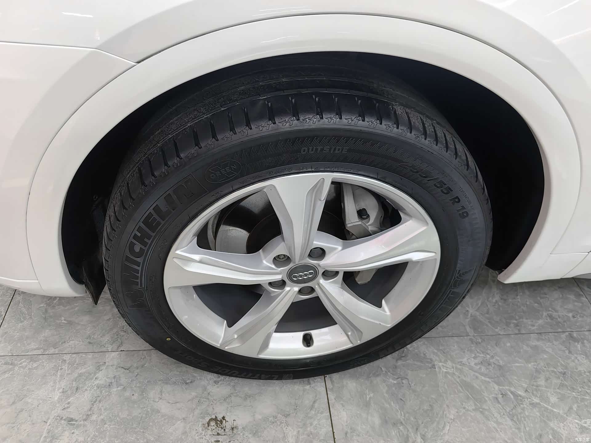 Audi Q5L, 2019 9