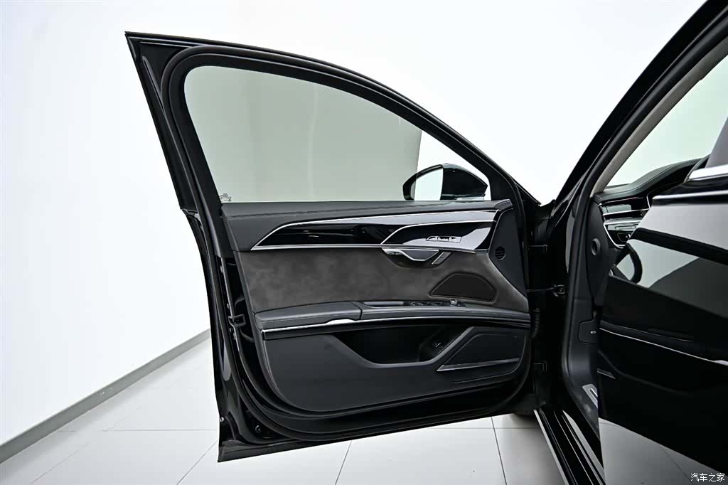 Audi A8L, 2022 20