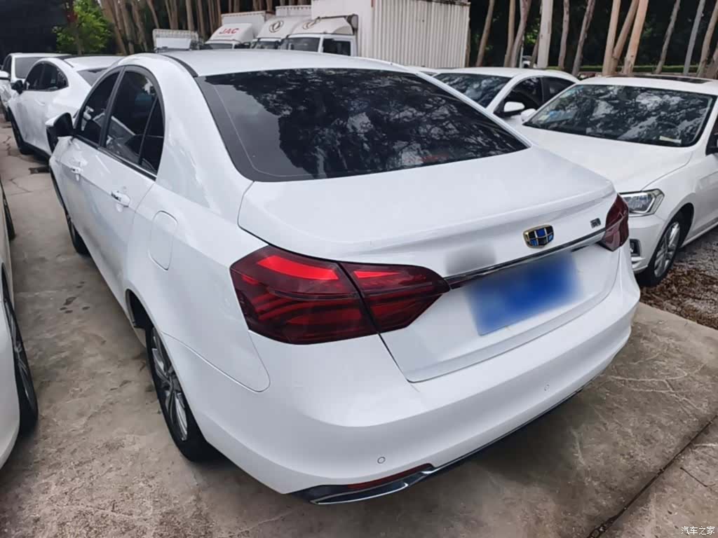 Geely Emgrand, 2018 все фото