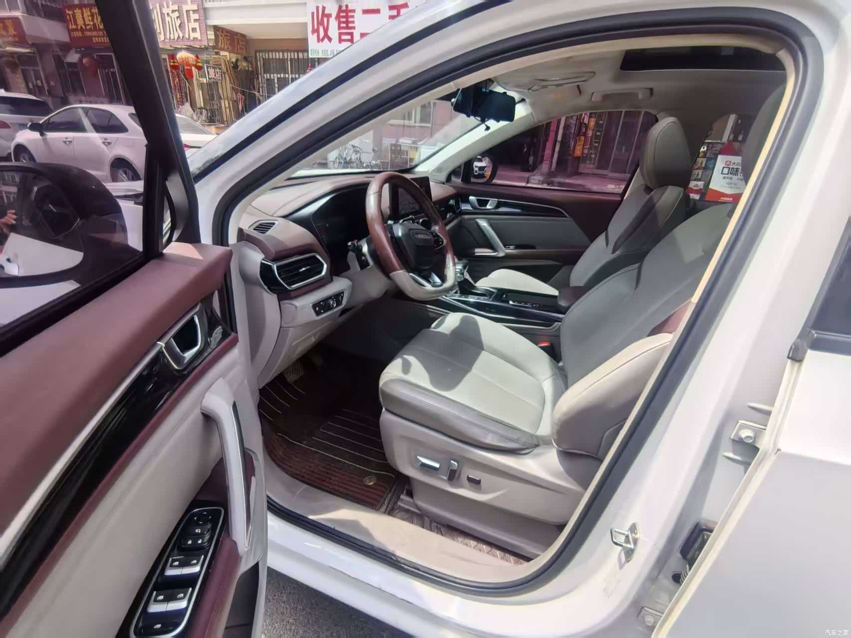 Wuling RS-5, 2019 8