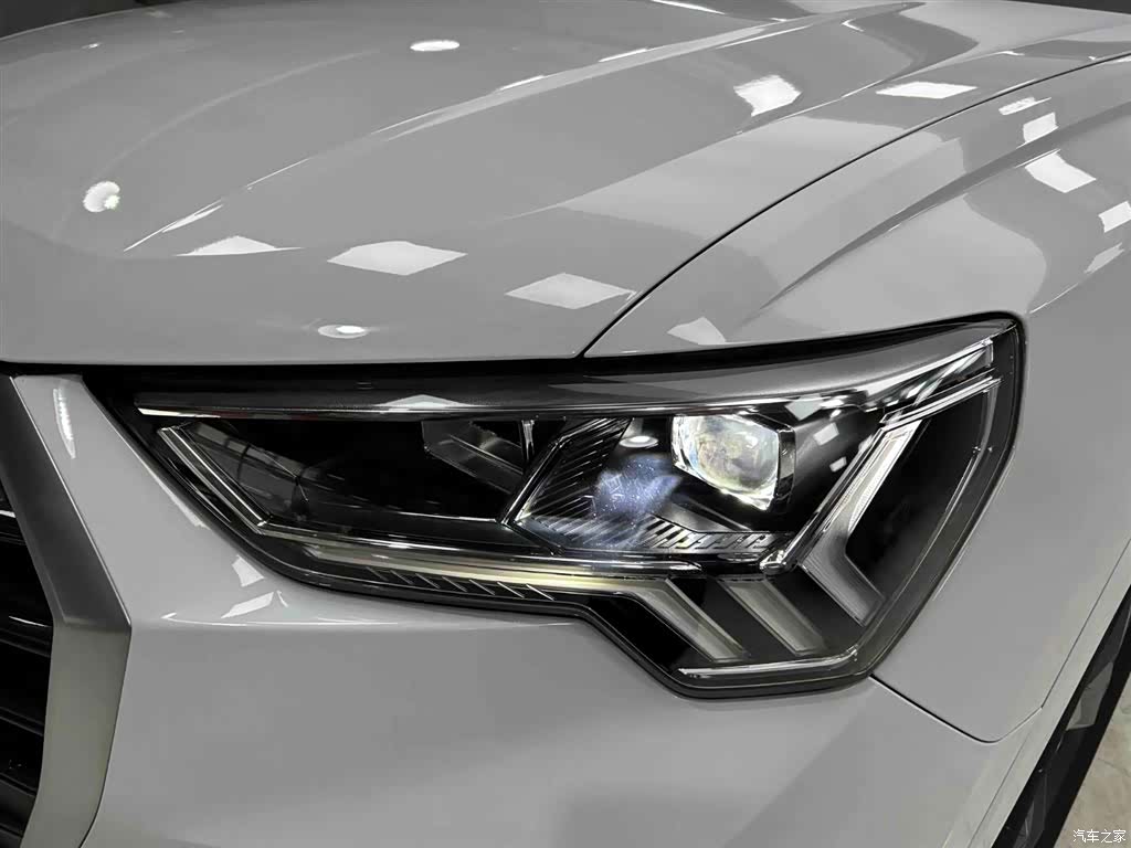 Audi Q3, 2023 18