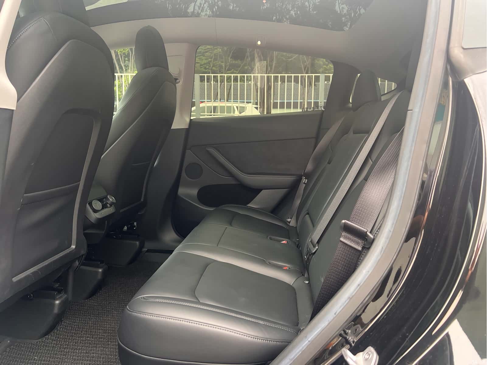 Tesla Model Y, 2022 14