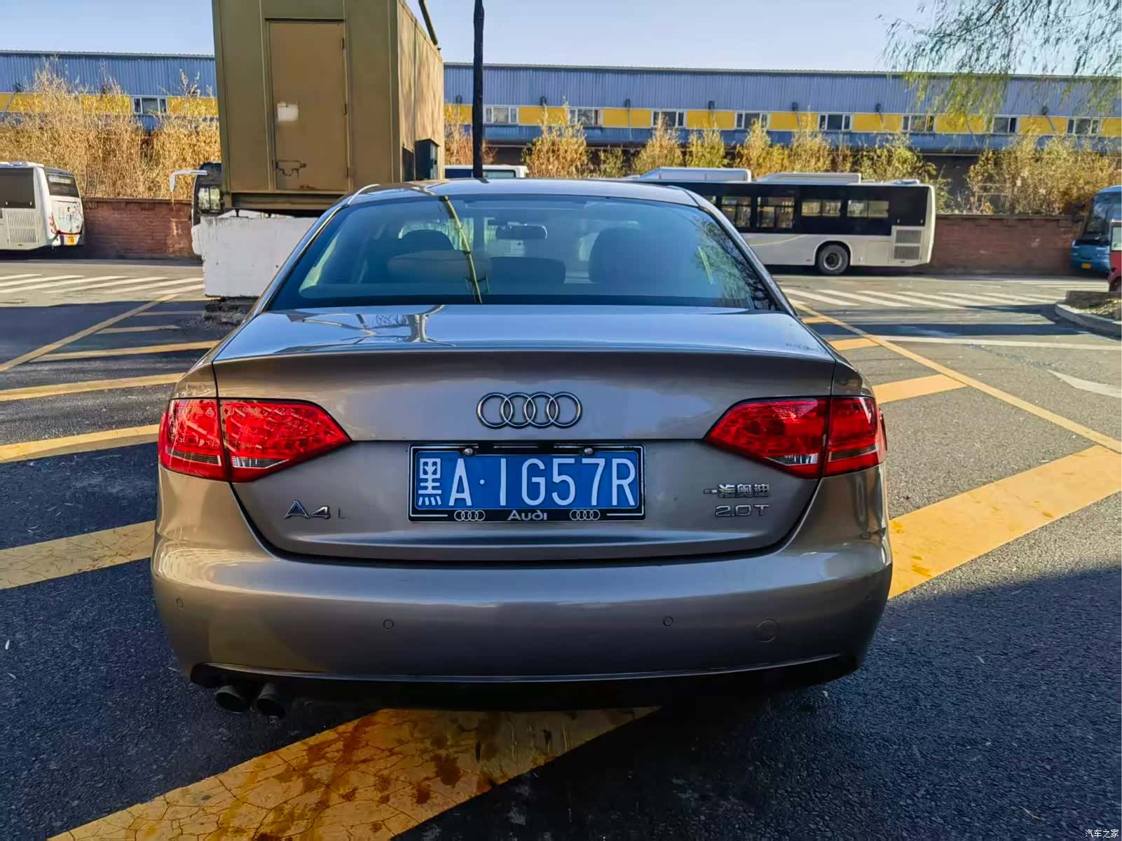 Audi A4L, 2011 4