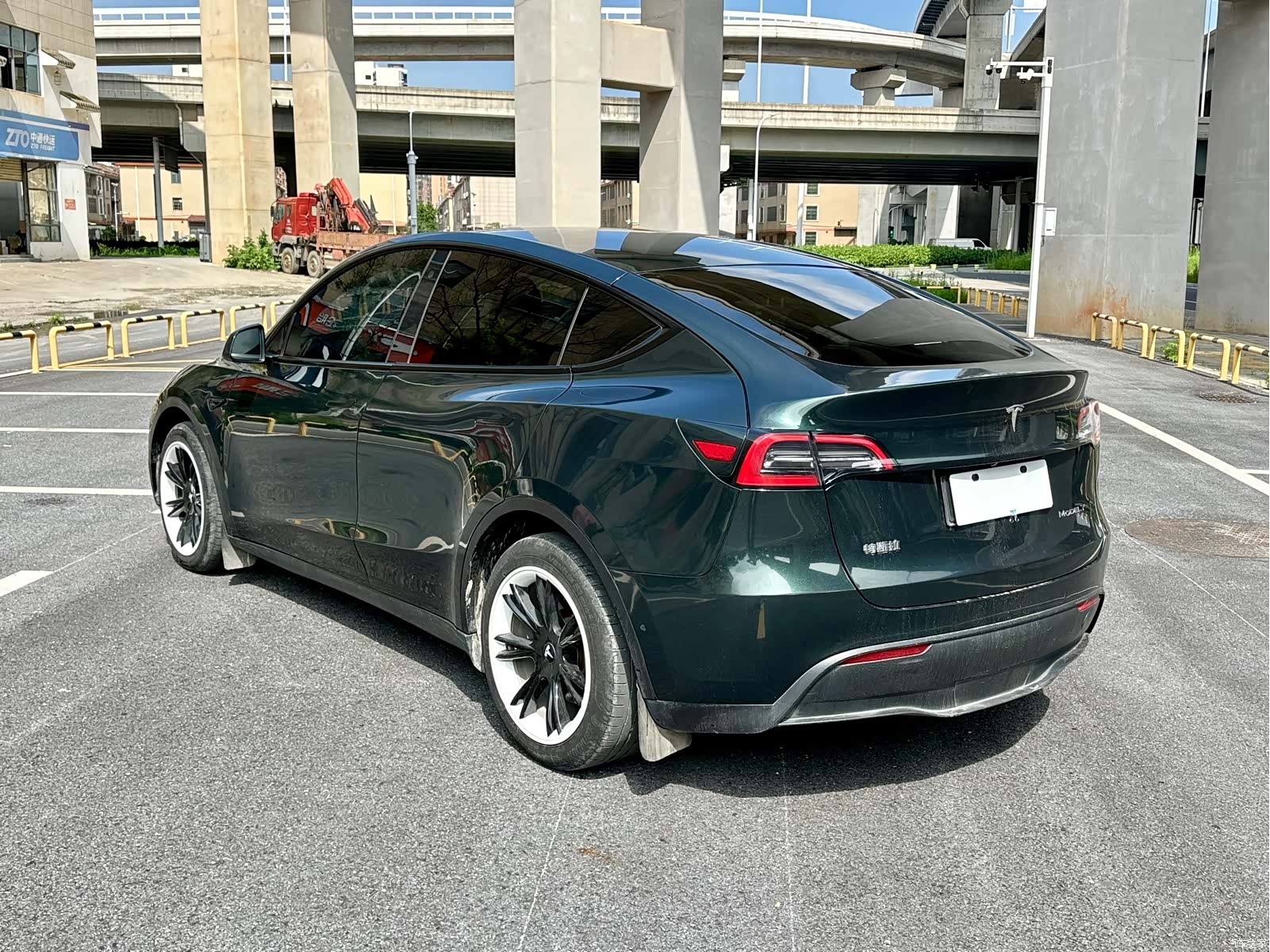 Tesla Model Y, 2022 4