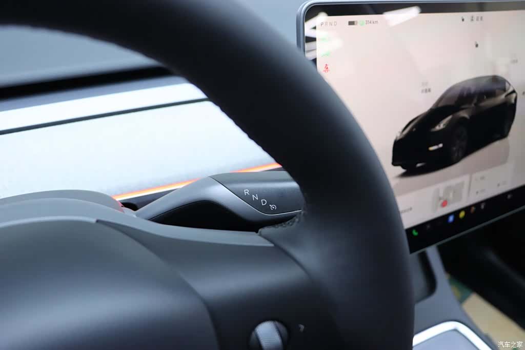 Tesla Model Y, 2024 8