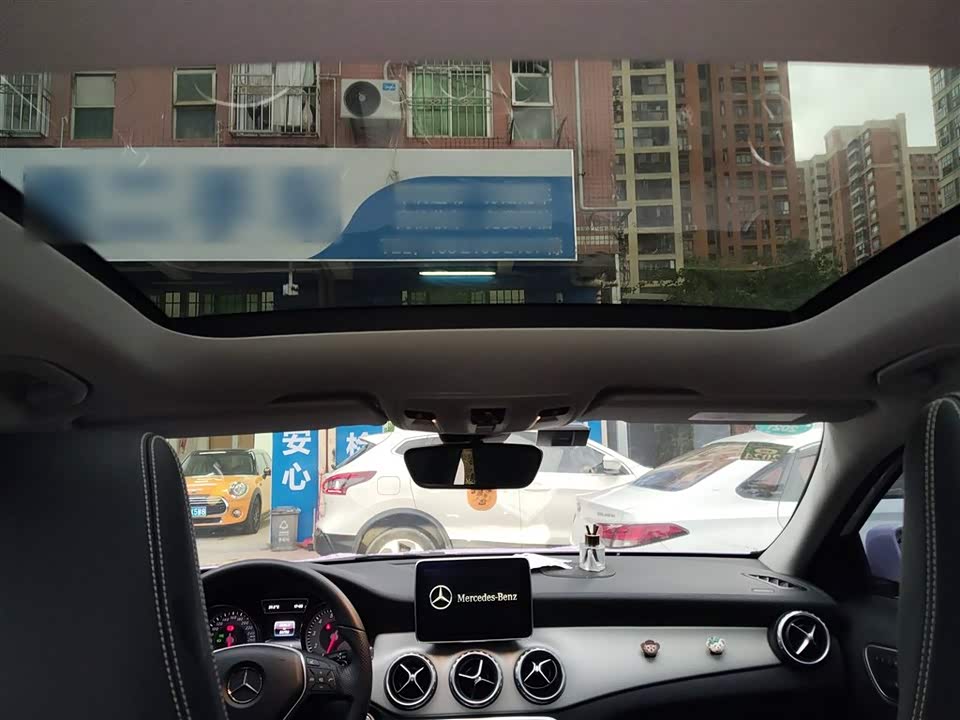 Mercedes-Benz GLA Mercedes-Benz GLA