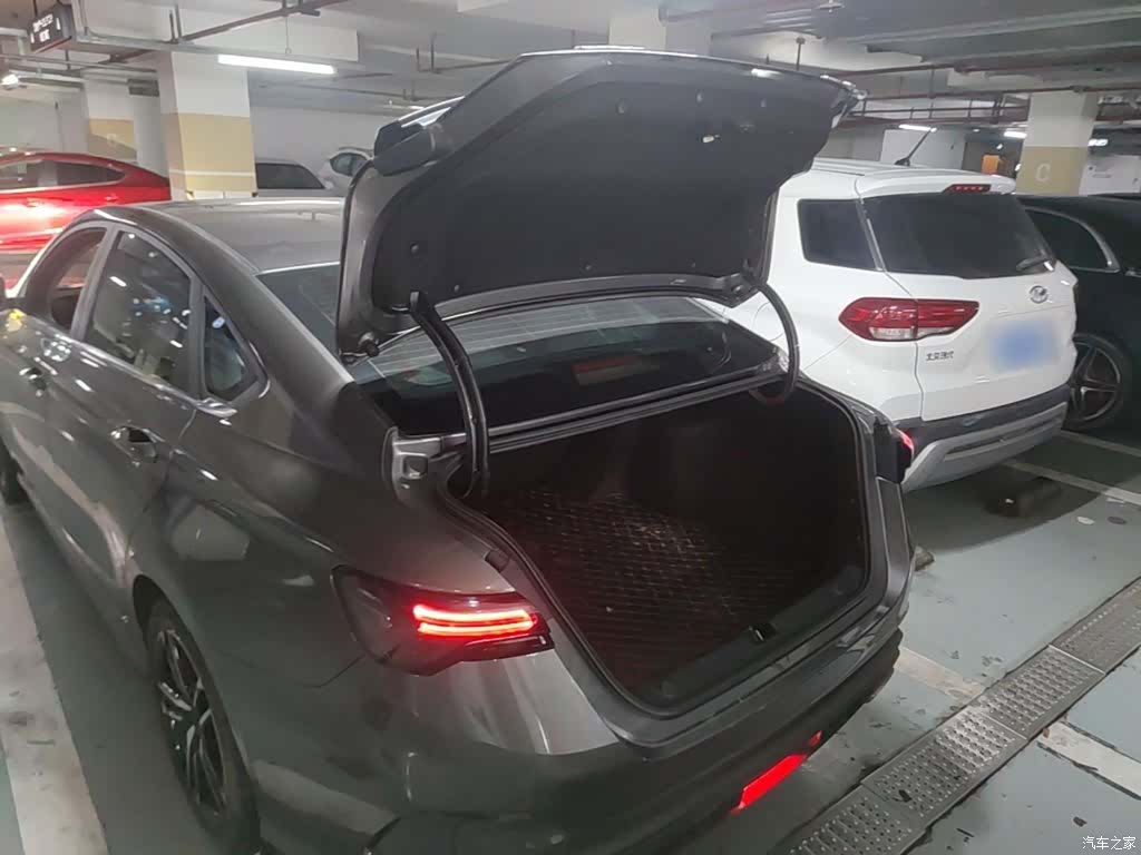 Geely Binray, 2023 19