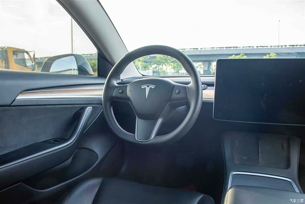 Tesla Model 3, 2023 17