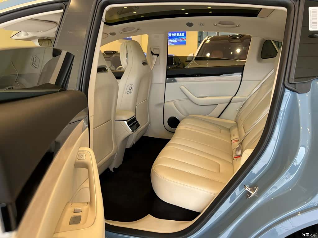 Luxeed R7, 2025 23