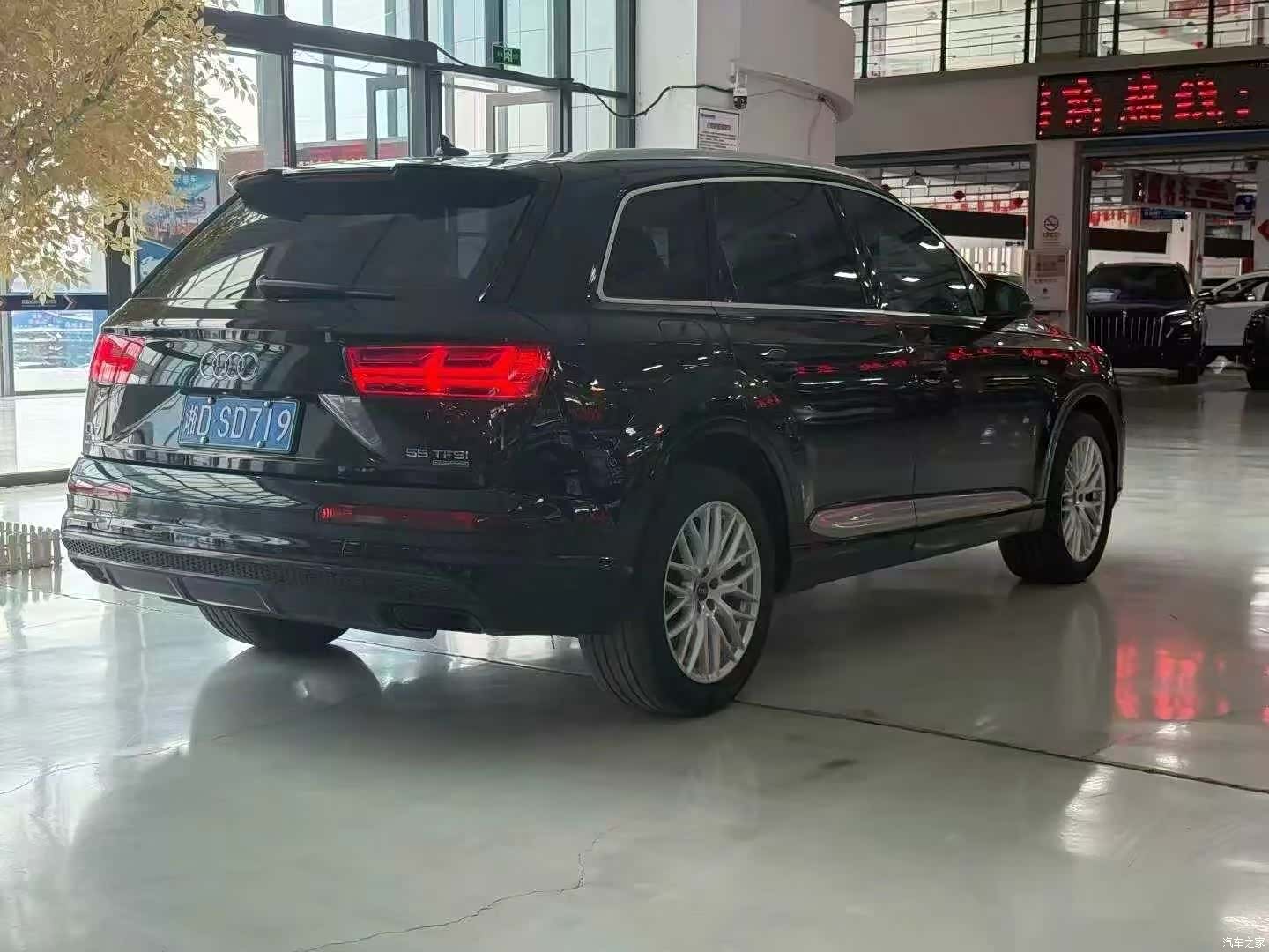 Audi Q7, 2019 9