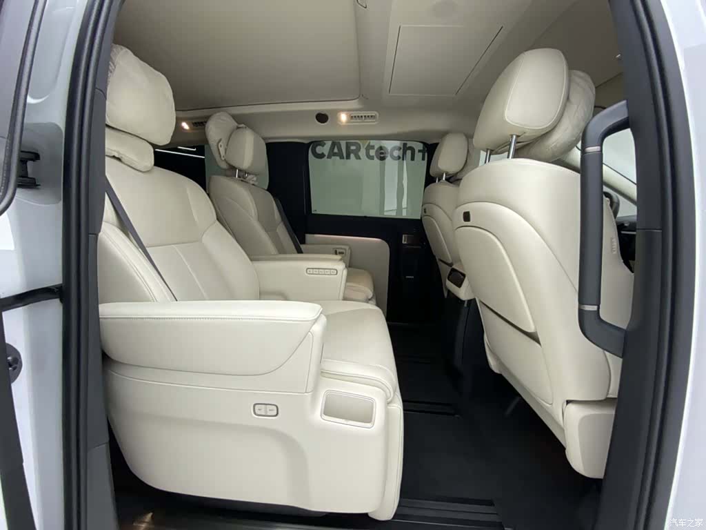 Li Auto MEGA, 2025 24