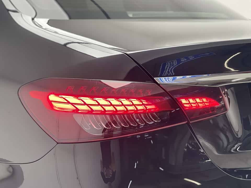 Mercedes-Benz E-class Mercedes-Benz E-class