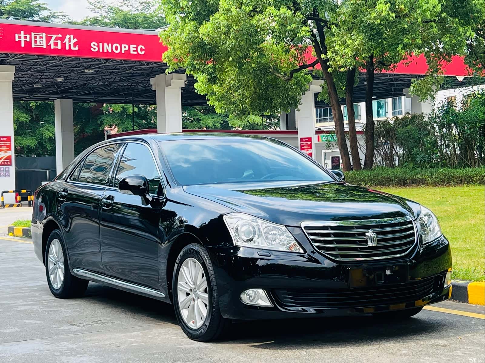 Toyota Crown, 2011 3