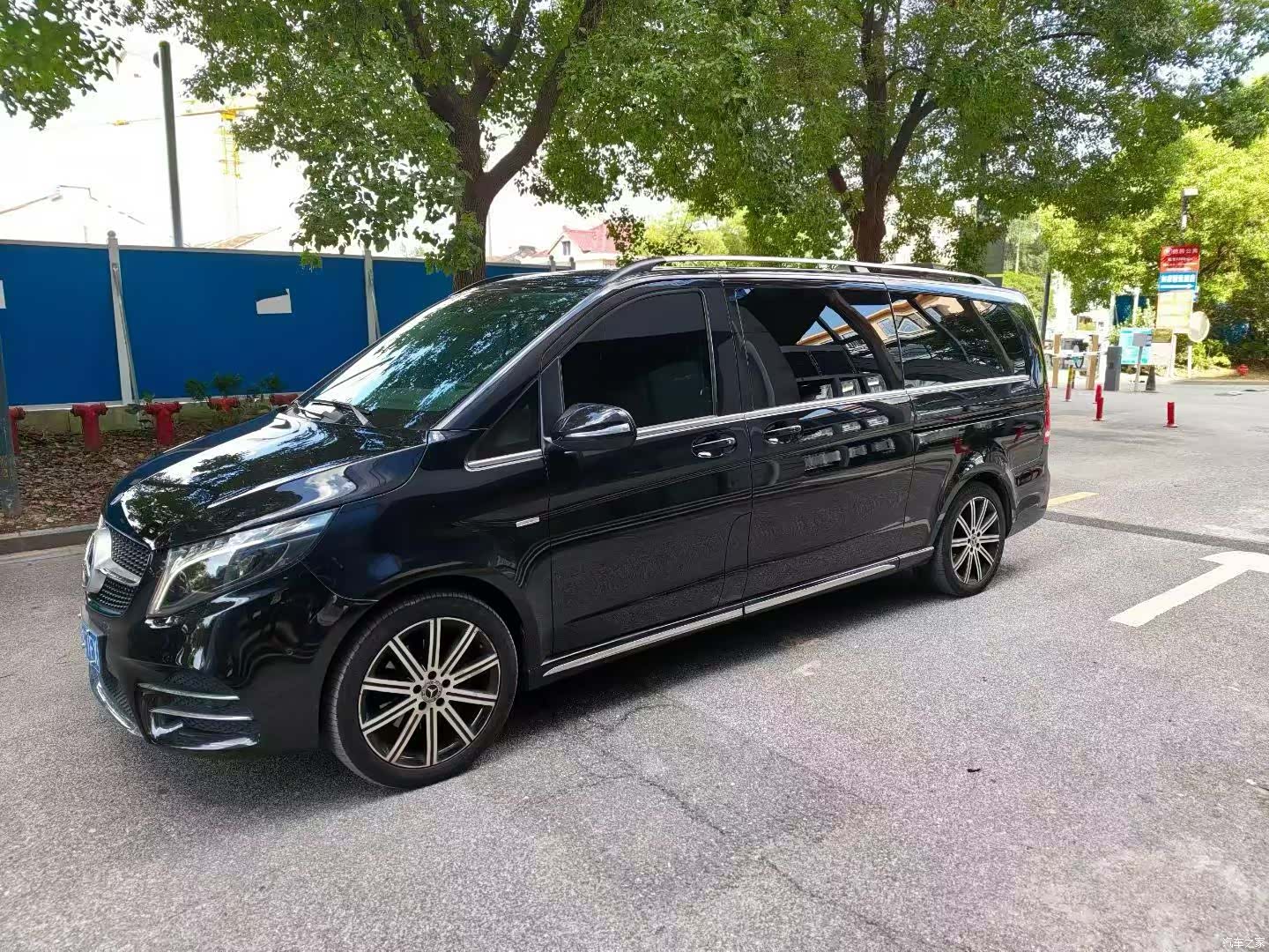 Mercedes-Benz V-Class, 2023 1
