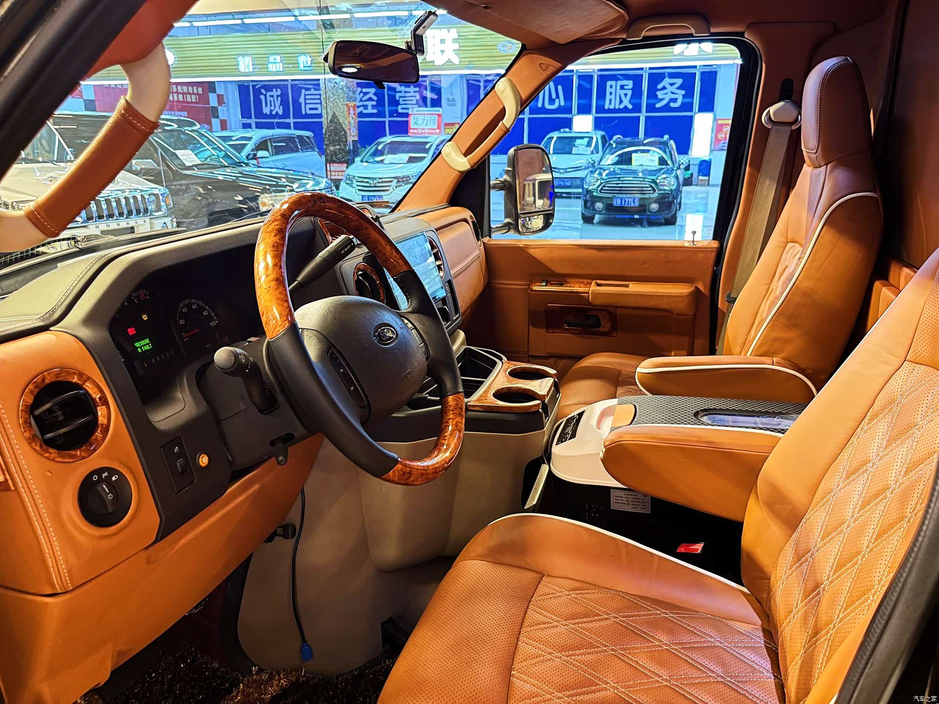 Ford E350, 2016 8