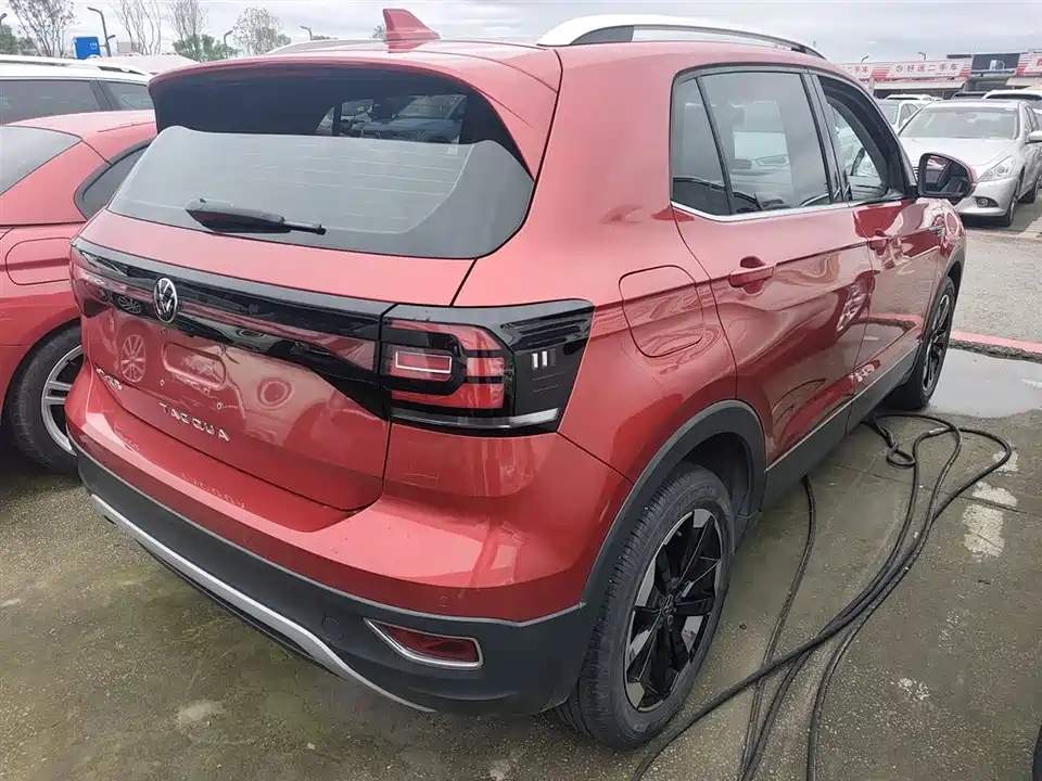 Volkswagen Exploring the shadow