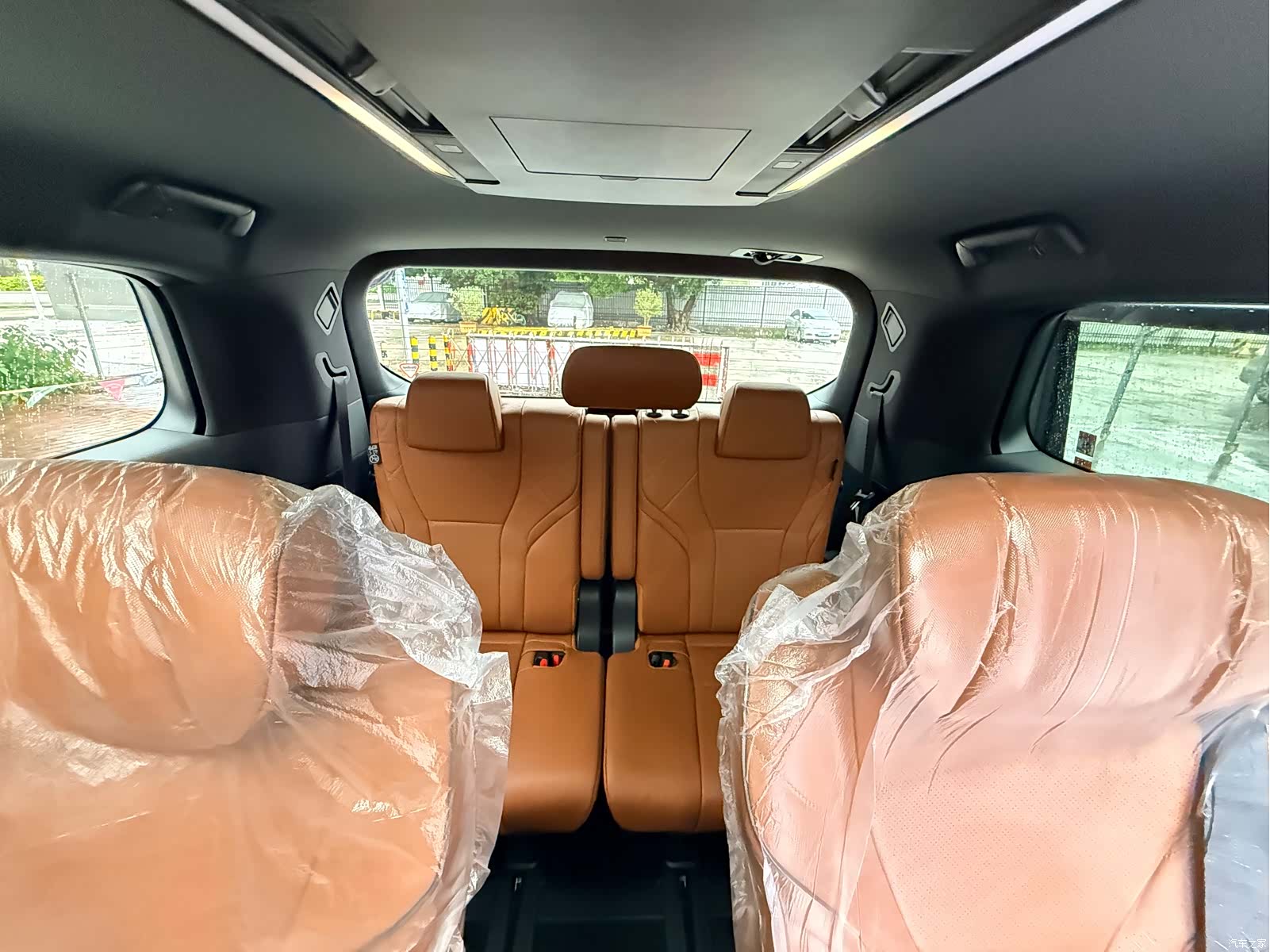 Toyota Vellfire, 2026 13