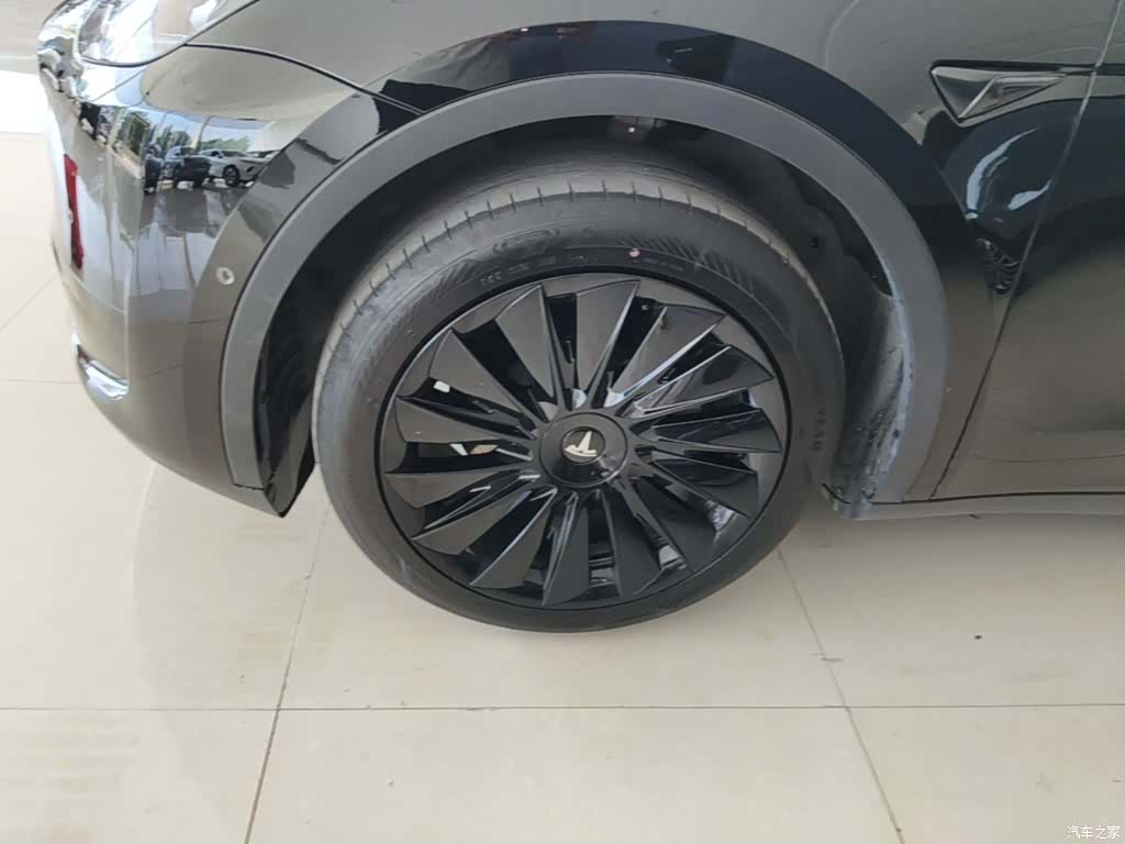 Tesla Model Y, 2024 23