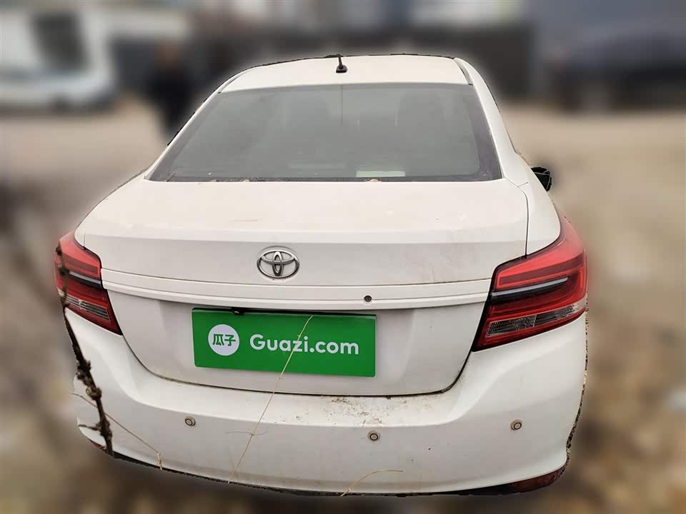 Toyota YARiS L to enjoy